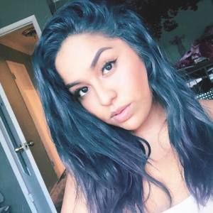 Meet your Posher, Leanza